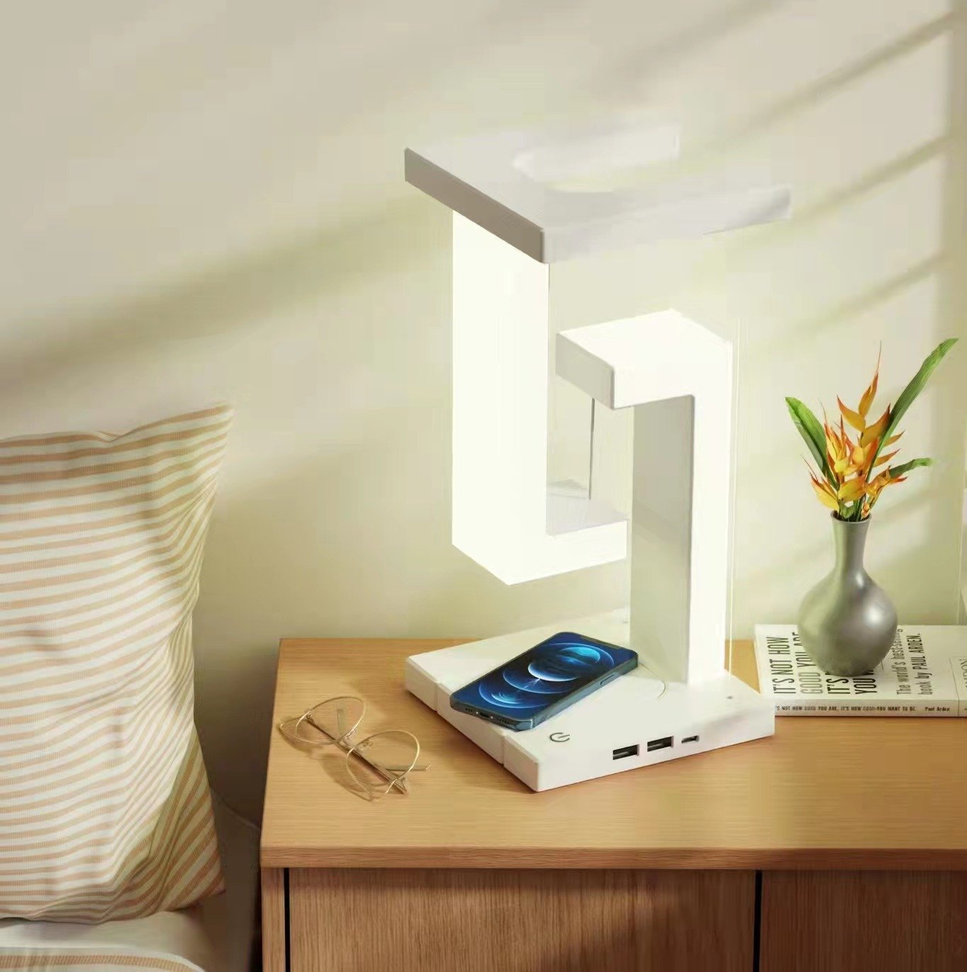 lampe de table suspendue design -avec chargeur smartphone sans fil – Image 2